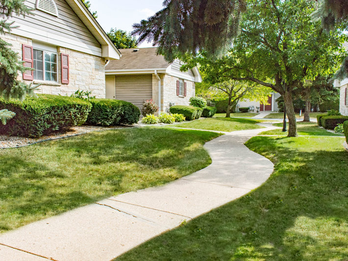Dittmar Realty - Park Terrace Apartments - Exterior